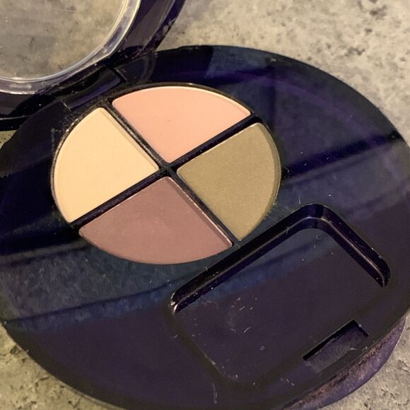 Estēe Lauder Two-In-One Eyeshadow Quad Sand dollar Tearose Eggplant Khaki 2 In 1 - Picture 2 of 5